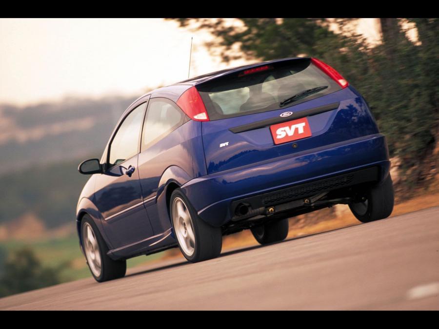  Ford Focus SVT 2002 года  (фото 16 из 98)